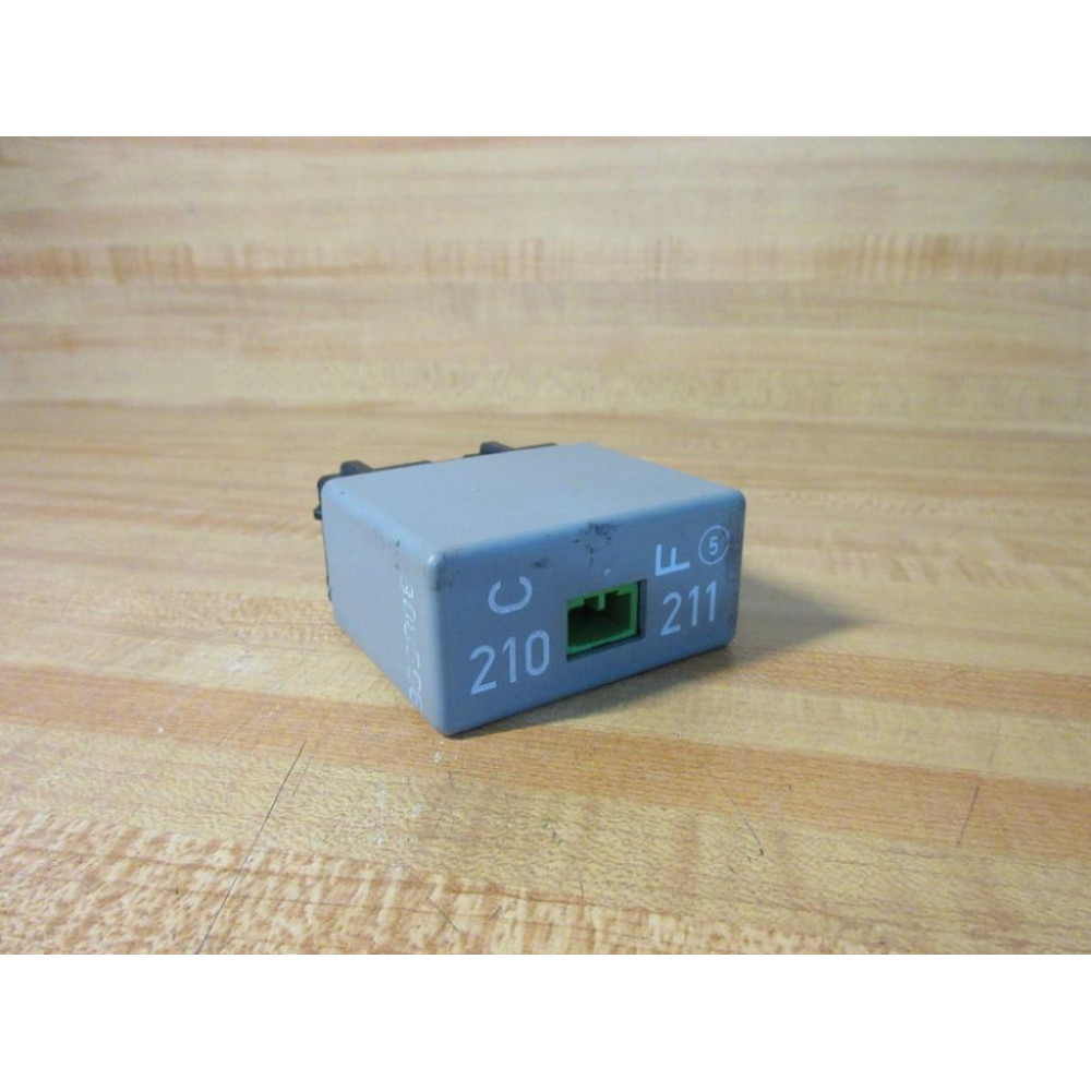 Volvo 91 66 607 Relay 89 8857 000 - Used