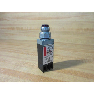 Cutler Hammer E29NA1 Eaton Oil Tight Indicator Light Red Lens - Used