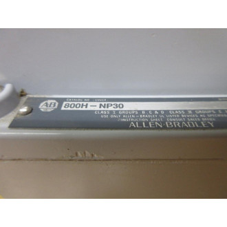 Allen Bradley 800H-R3HA7M1 Selector Switch Station 800HR3HA7M1 WO Knob - New No Box