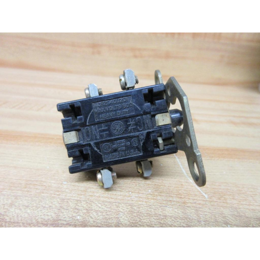 General Electric CR2940U201A Contact Block 1 Contact - New No Box
