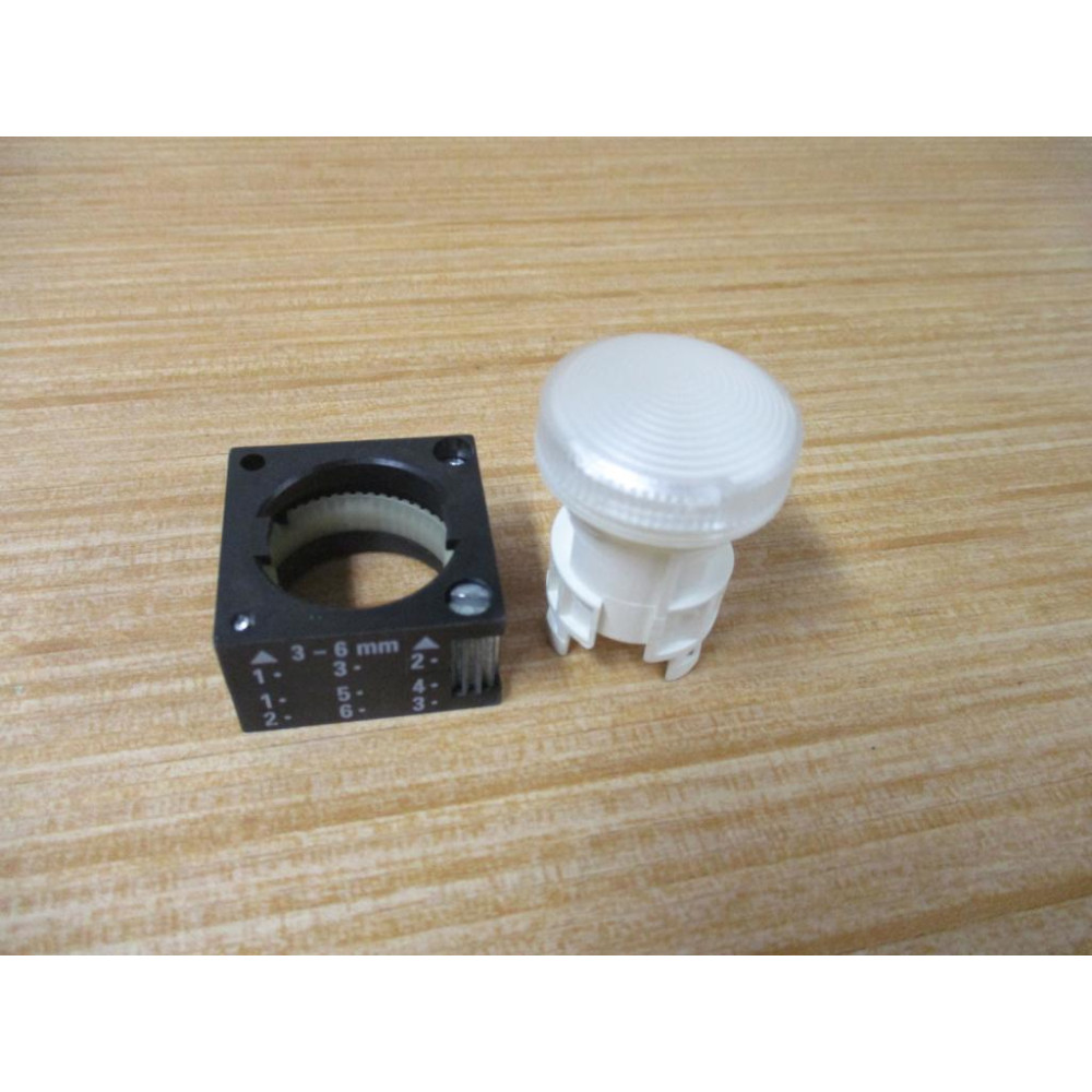 Siemens 3SB3 001-6BA70 Clear 3SB30016BA70 W Base - New No Box