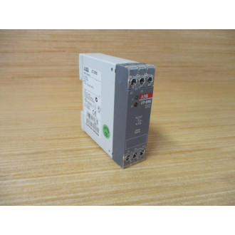 ABB CT-ERE On Delay Time Relay 1SVR550910R0400 Missing Screw - Used