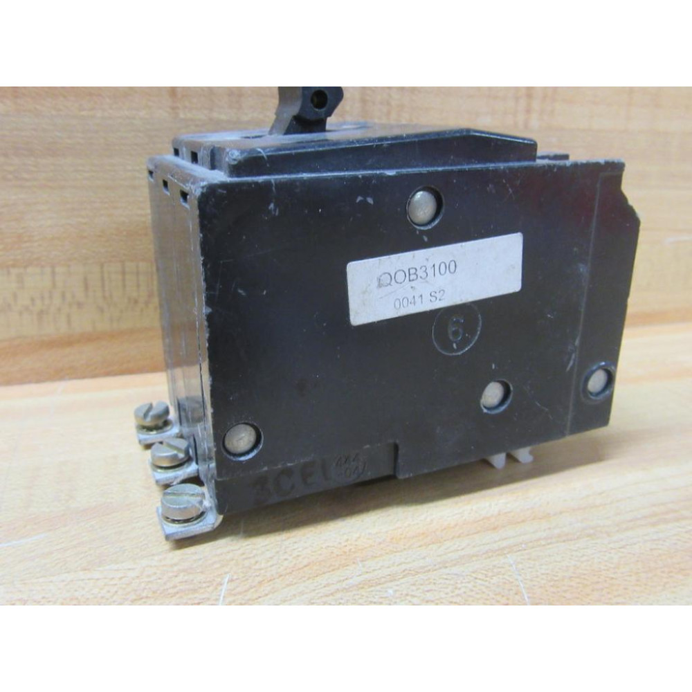 Square D QOB3100 Bolt On Circuit Breaker 100A 3 Poles 240V - Used