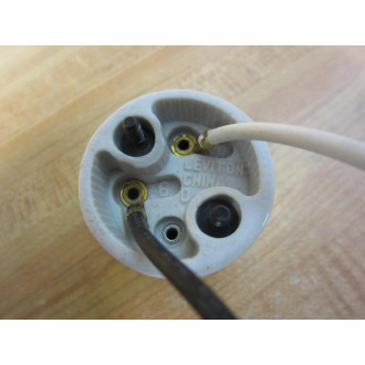 Leviton 005-10085 Lamp Holder 10085 - New No Box