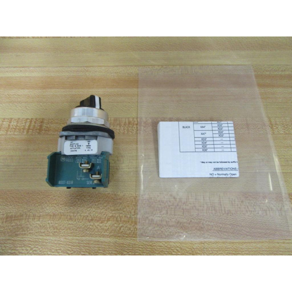 Allen Bradley 800T-H2DR1 Selector Switch - New No Box
