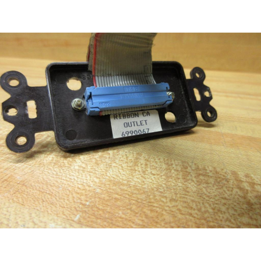 Hubbell 6990067 Belden Ribbon Cable Outlet - New No Box