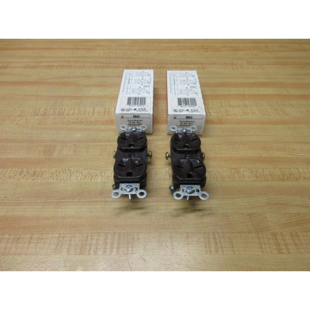 Pass & Seymour 5642 Legrand Duplex Receptacle (Pack of 2)