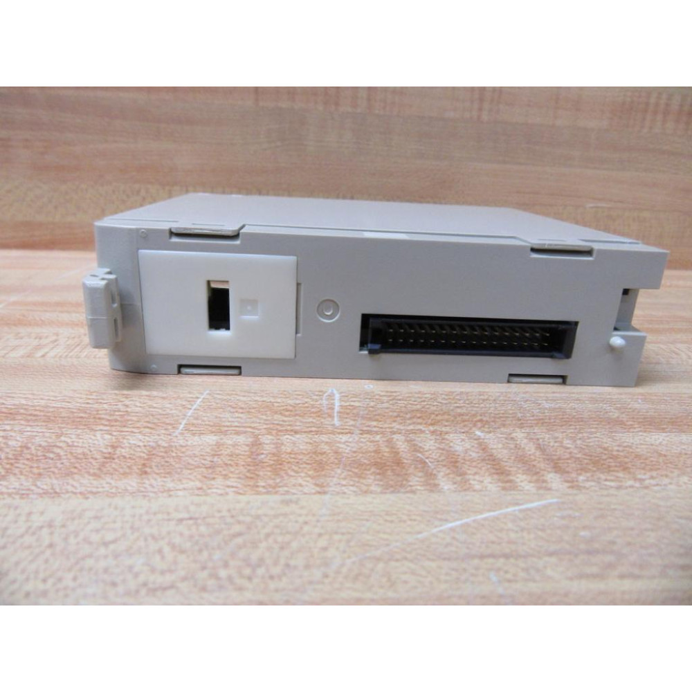 Omron C200H-0A122-E Output Unit C200H0A122E - New No Box