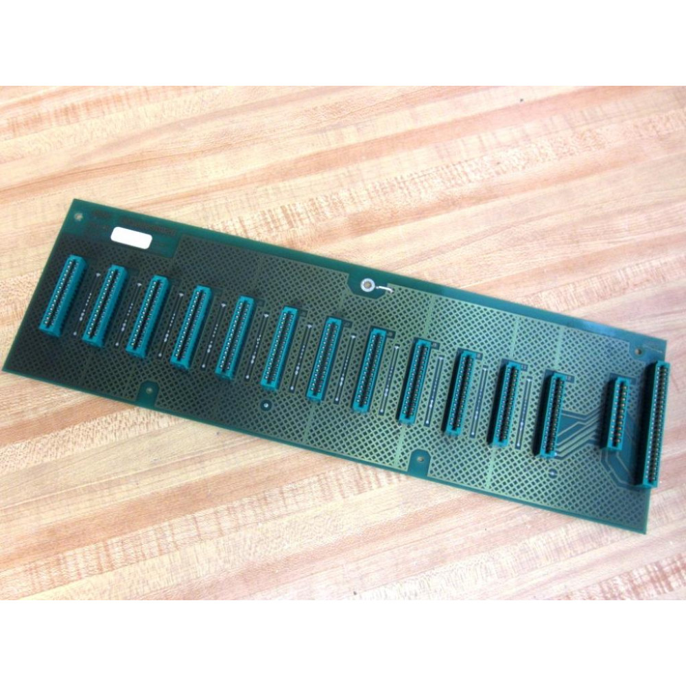 Honeywell ISSC 621-9995 12-Slot Backplane D030009002 Rev.C D030009002B - Used Honeywell ISSC 621-9995 12-Slot Backplane D030009002 Rev.C D030009002B - Used