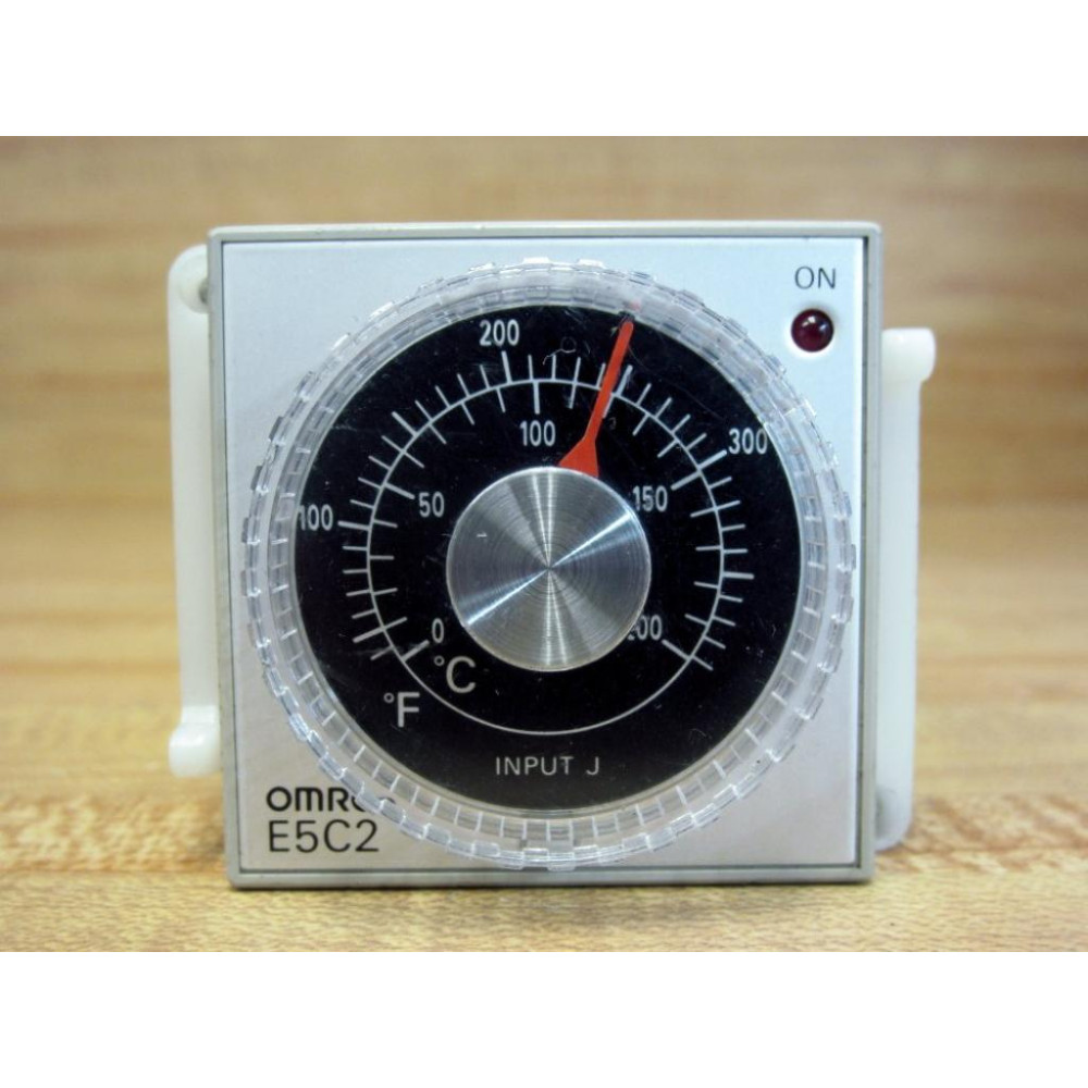Omron E5C2-R20J-W Temperature Controller E5C2R20JW - Used