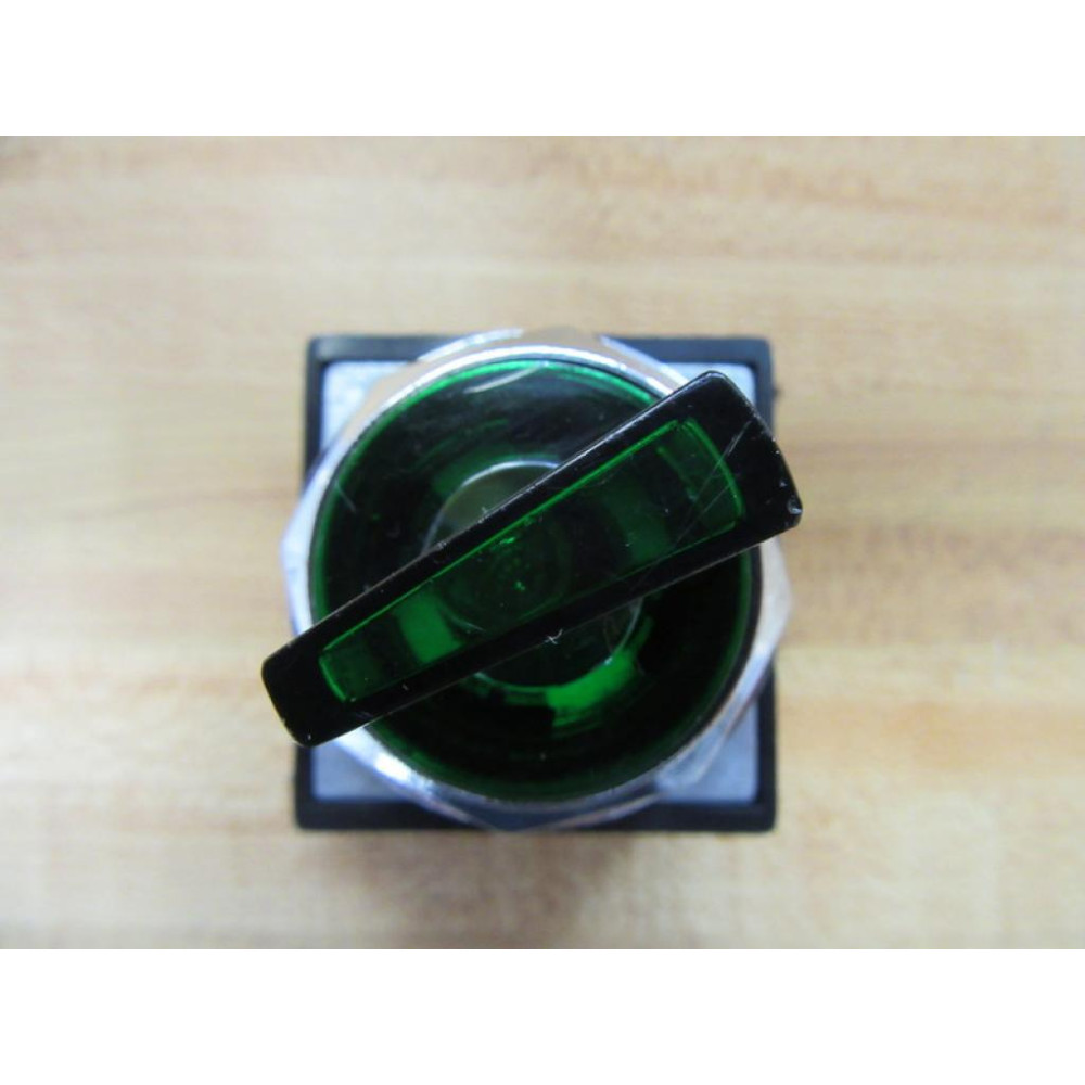 General Electric CR104PST21E11S2 Selector Switch GE Green Knob - New No Box