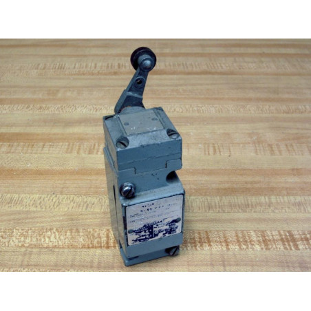 Square D 9007-C54A2 Limit Switch 9007C54A2 WRoller - Used