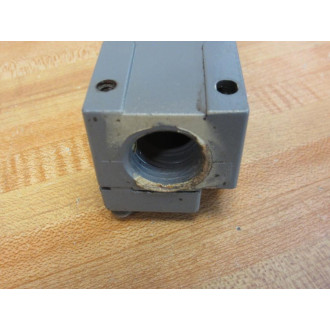 Cutler Hammer E50SA Eaton Limit Switch Body E50DR1 WRoller - Used