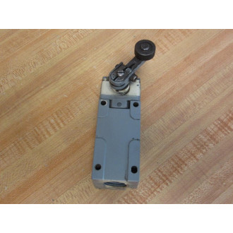 Cutler Hammer E50SA Eaton Limit Switch Body E50DR1 WRoller - Used