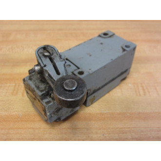 Cutler Hammer E50SB Eaton Limit Switch Body WRoller - Used