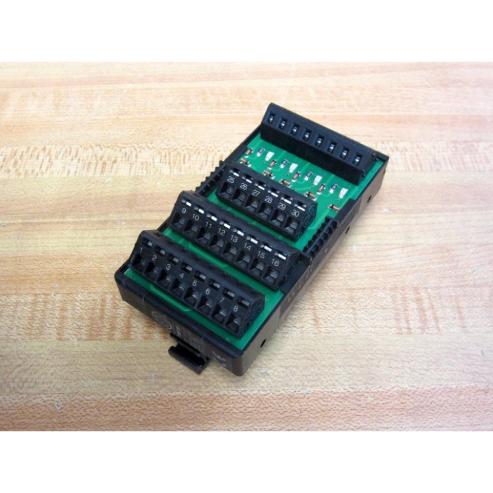 Elobau 363098 Input Expansion Module Interface 3079760 - New No Box Elobau 363098 Input Expansion Module Interface 3079760 - New No Box