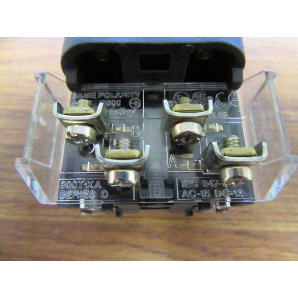 Allen Bradley 800H-FRXTQ24RA Push Pull Switch - New No Box