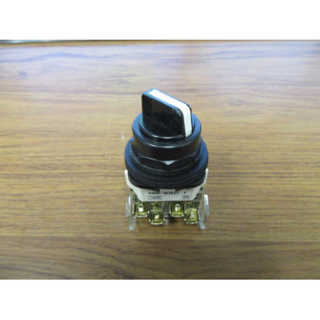 Allen Bradley 800H-JR2KU7 Selector Switch W800T-XA - New No Box