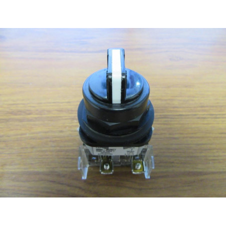 Allen Bradley 800H-JR2KC7 Selector Switch 800HJR2KC7 - New No Box