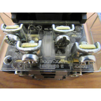 Allen Bradley 800T-FXTQH2RA1 Red Push Button