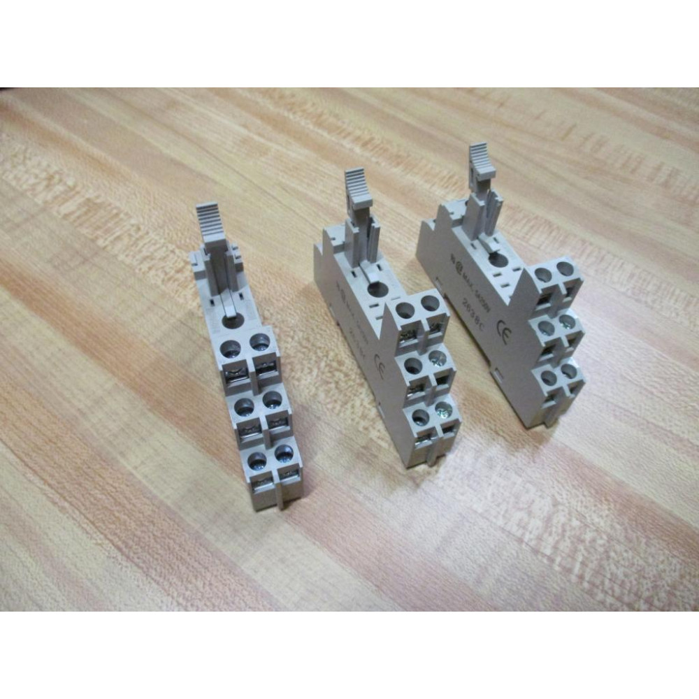 Omron P2RF-08-E Relay Socket P2RF08E - New No Box Omron P2RF-08-E Relay Socket P2RF08E - New No Box