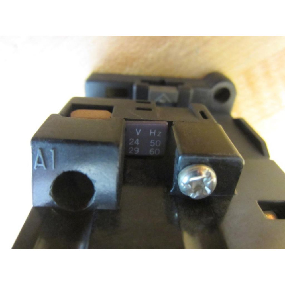 Heschen CJX1-2222 XIOU Contactor CJX12222 - Used