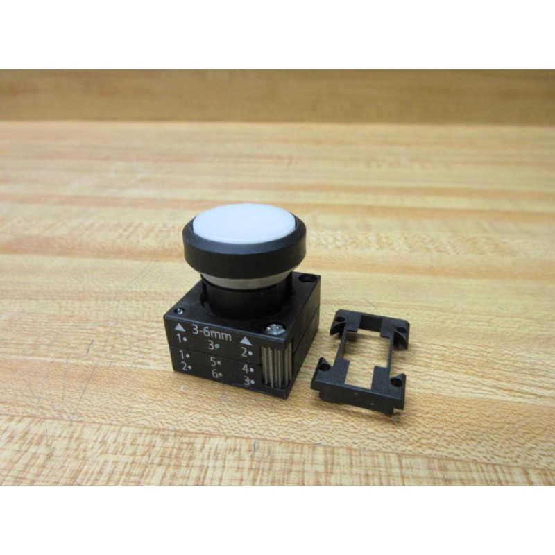 Siemens 3SB3001-0AA61 Furnas Illuminated White Push Button WBase - New No Box