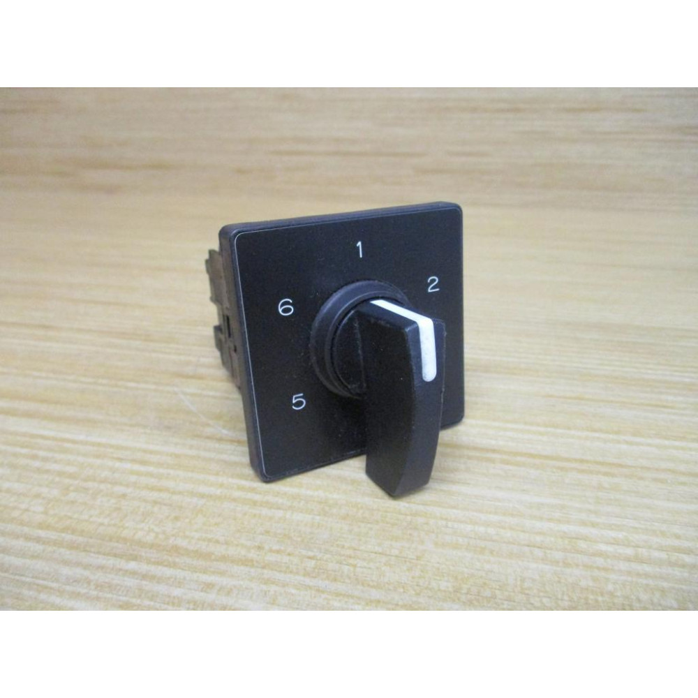 Schneider K2D0325US Cam Switch - Used