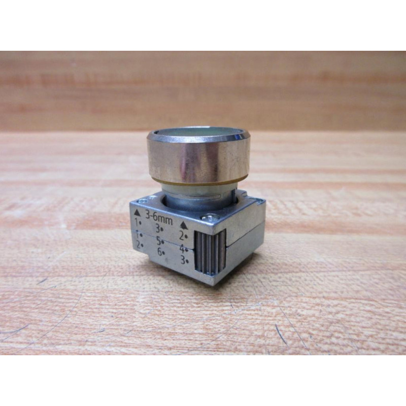 Siemens 3SB3501-0AA41 Illuminated Push Button Operator WHolder - New No Box