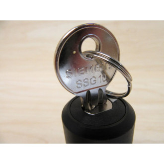 Siemens 3SU1050-5BC01-0AA0 Selector Switch - New No Box