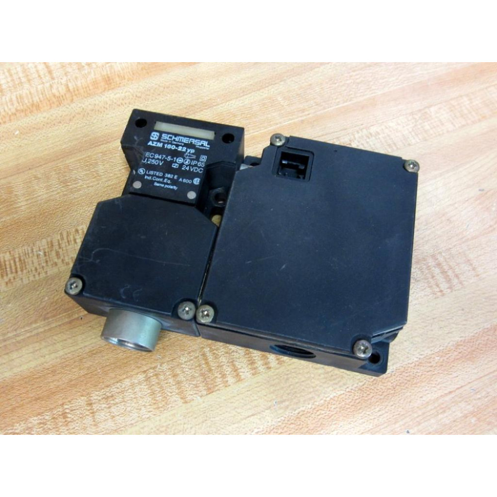 Schmersal AZM160-22YP Safety Interlock Switch AZM16022YP - Used