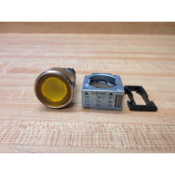 Siemens 3SB3501-0AA01 Furnas Illuminated Amber Push Button WHolder - New No Box