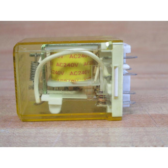 IDEC RR3B-U AC240V Relay RR3BU 7.5A 120VAC - Used