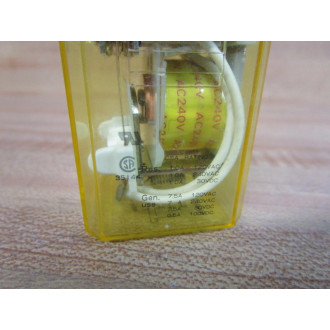 IDEC RR3B-U AC240V Relay RR3BU 7.5A 120VAC - Used