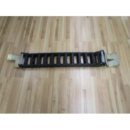 Igus 4040C.01.135 E-Chain 4040C.02.135 59" Length WBrackets - Used