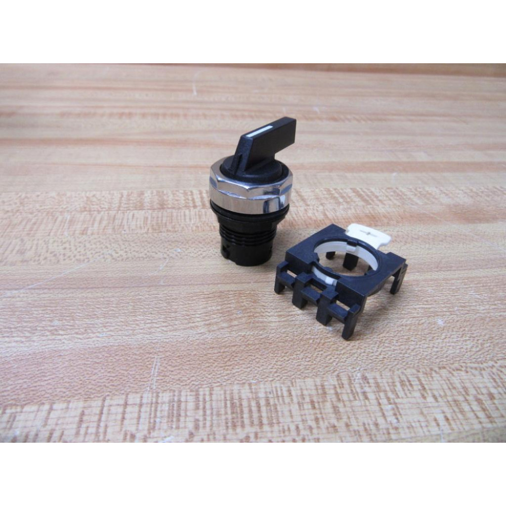 Cutler Hammer E22XBE1 Eaton 2-Pos Selector Switch - New No Box