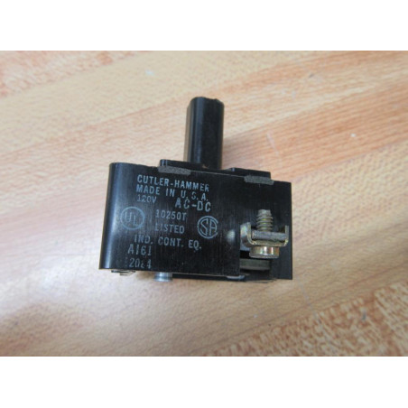 Cutler Hammer 10250T80 Eaton Light Module For Push-Pull Operator WO Bulb - Used