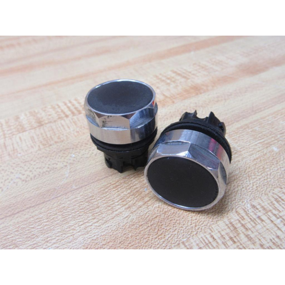 Cutler Hammer E22P1 Non-Illuminating Flush Pushbutton (Pack of 2) - Used