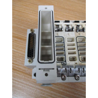 SMC VV5Q21-08-DAN00 8 Station Manifold VV5Q2108DAN00 Cracked, Missing Cover - Used