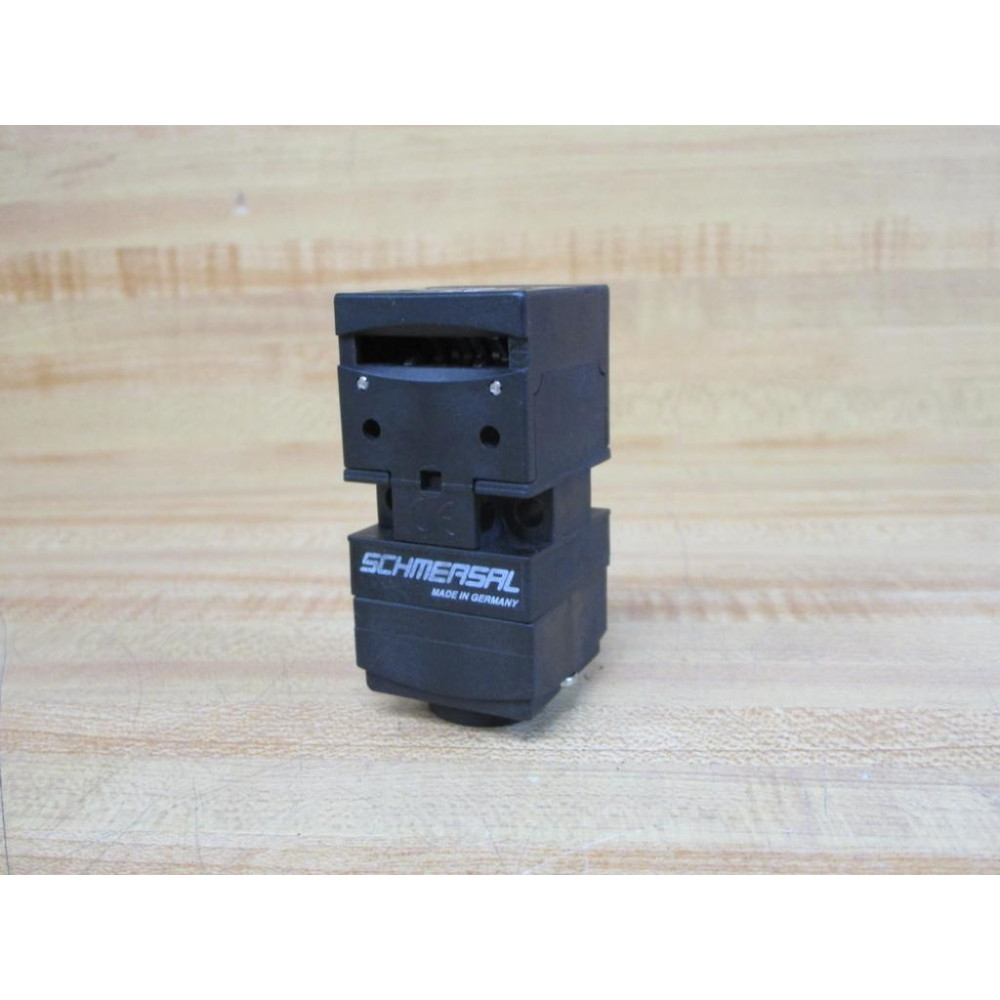 Schmersal AZ 17-11ZK Safety Switch AZ1711ZK - Used