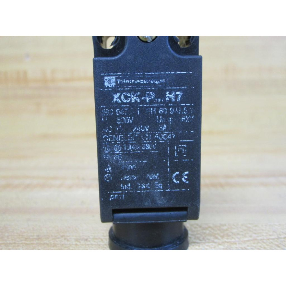 Schneider Telemecanique XCK-PH7 Limit Switch XCK-P...H7 - Used
