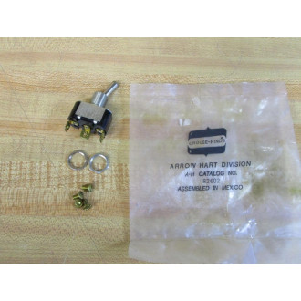 Crouse - Hinds 82602 Arrow Hart Toggle Switch 8226