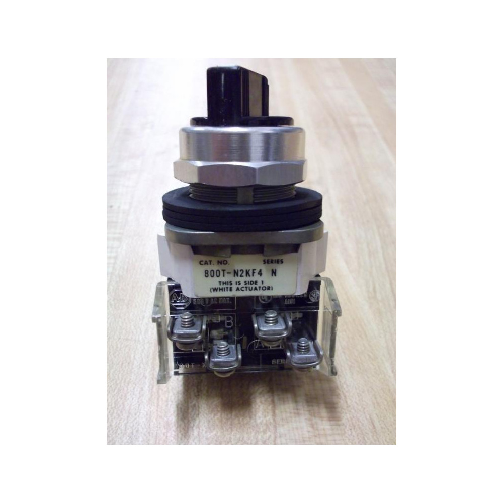 Allen Bradley 800T-N2KF4B Selector Switch Ser. T, W (2) 800T-XA