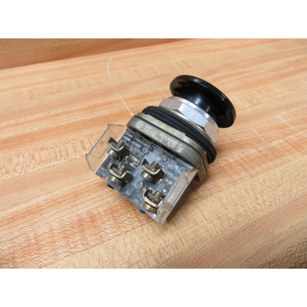 Allen Bradley 800T-D2A Push Button Switch 800TD2A w800T-XA - New No Box