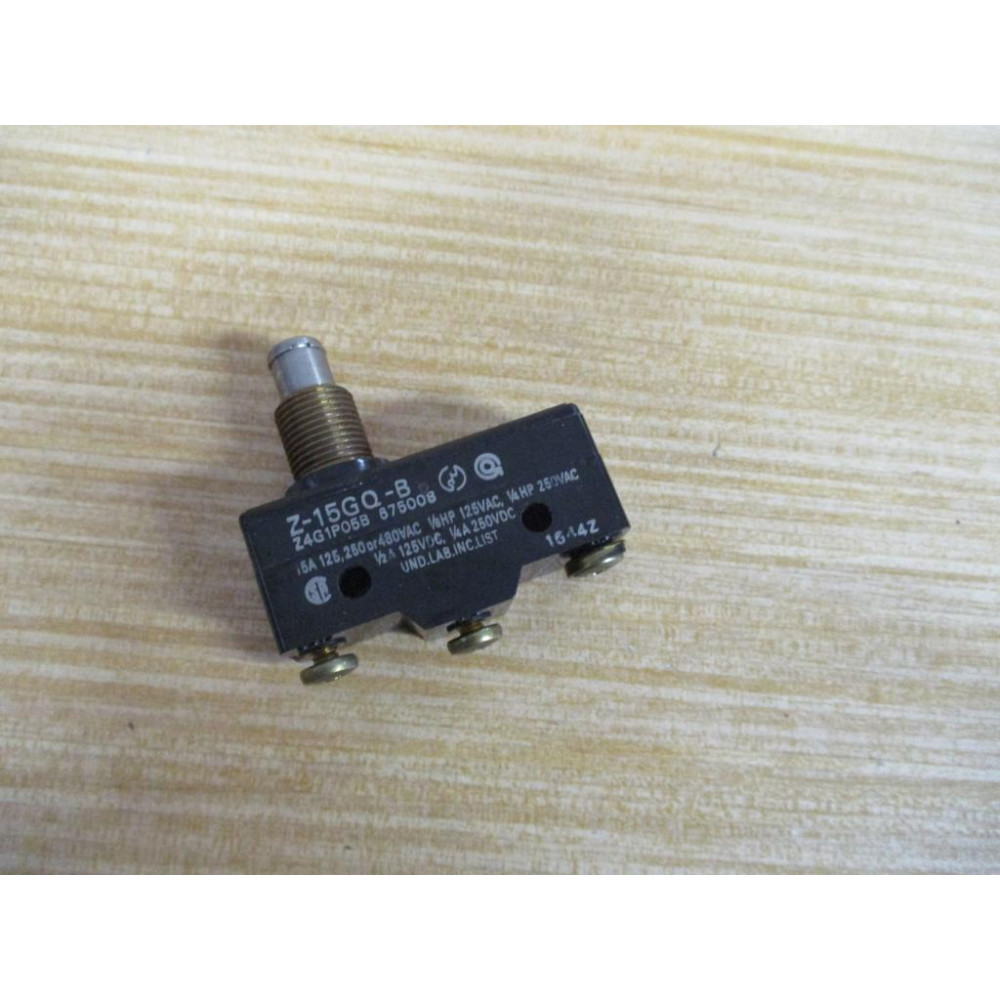 Omron Z-15QG-B Snap Action Switch Z15GQB - New No Box Omron Z-15QG-B Snap Action Switch Z15GQB - New No Box