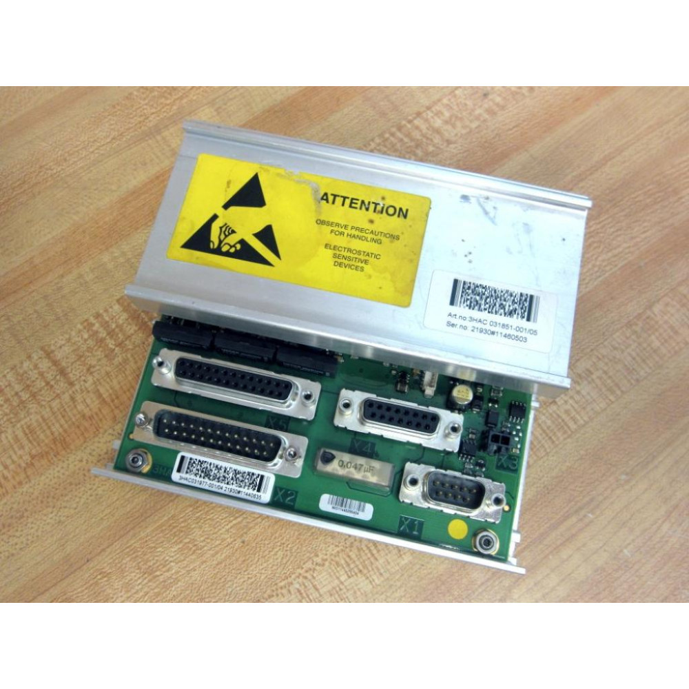 ABB 3HAC031851-001 DSQC633 SMB-Unit 3HAC031977-001 - Used