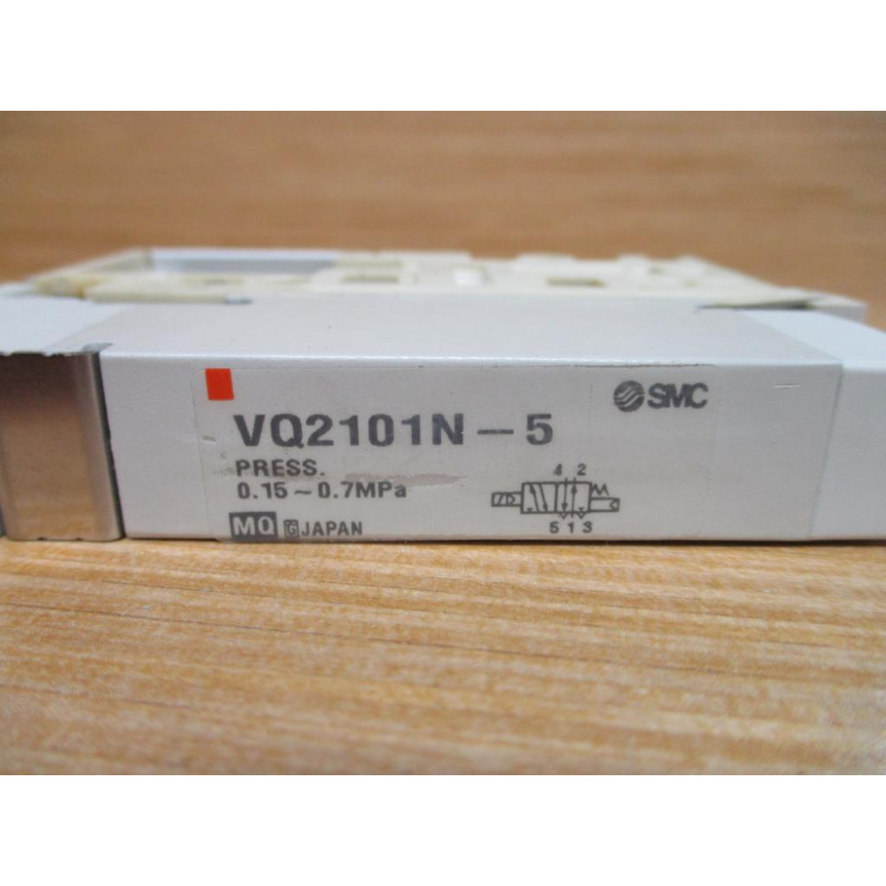 SMC VQ2101N-5 Solenoid Valve VQ2101N5 W Manifold - New No Box
