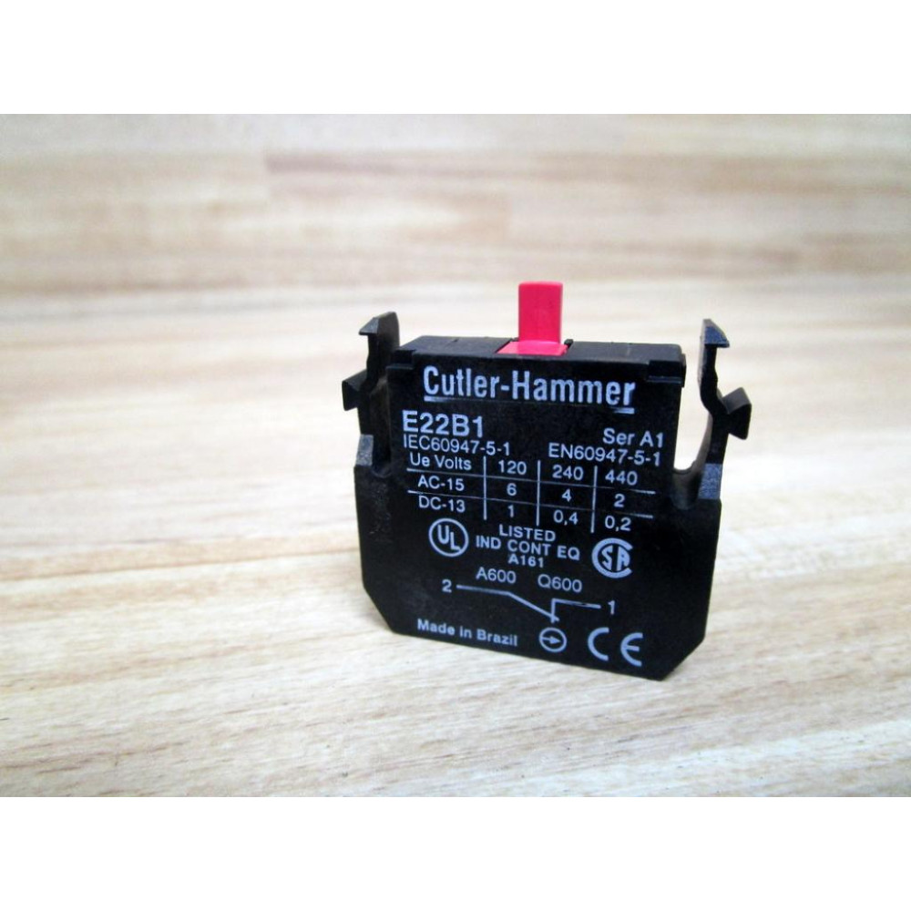 Cutler Hammer Eaton E22B1 Contact Block - New No Box