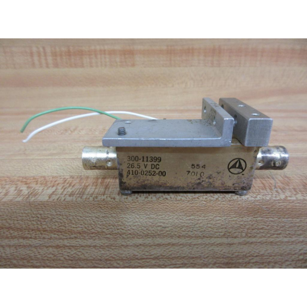 Amphenol Motorola 300-11399 Connector 300-11399 (Pack of 2) - Used