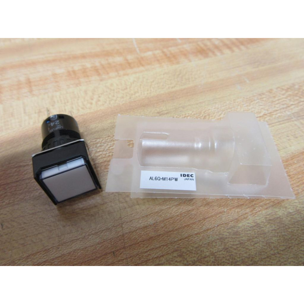 IDEC AL6Q-M14PW Illum. Push Button AL6QM14PW